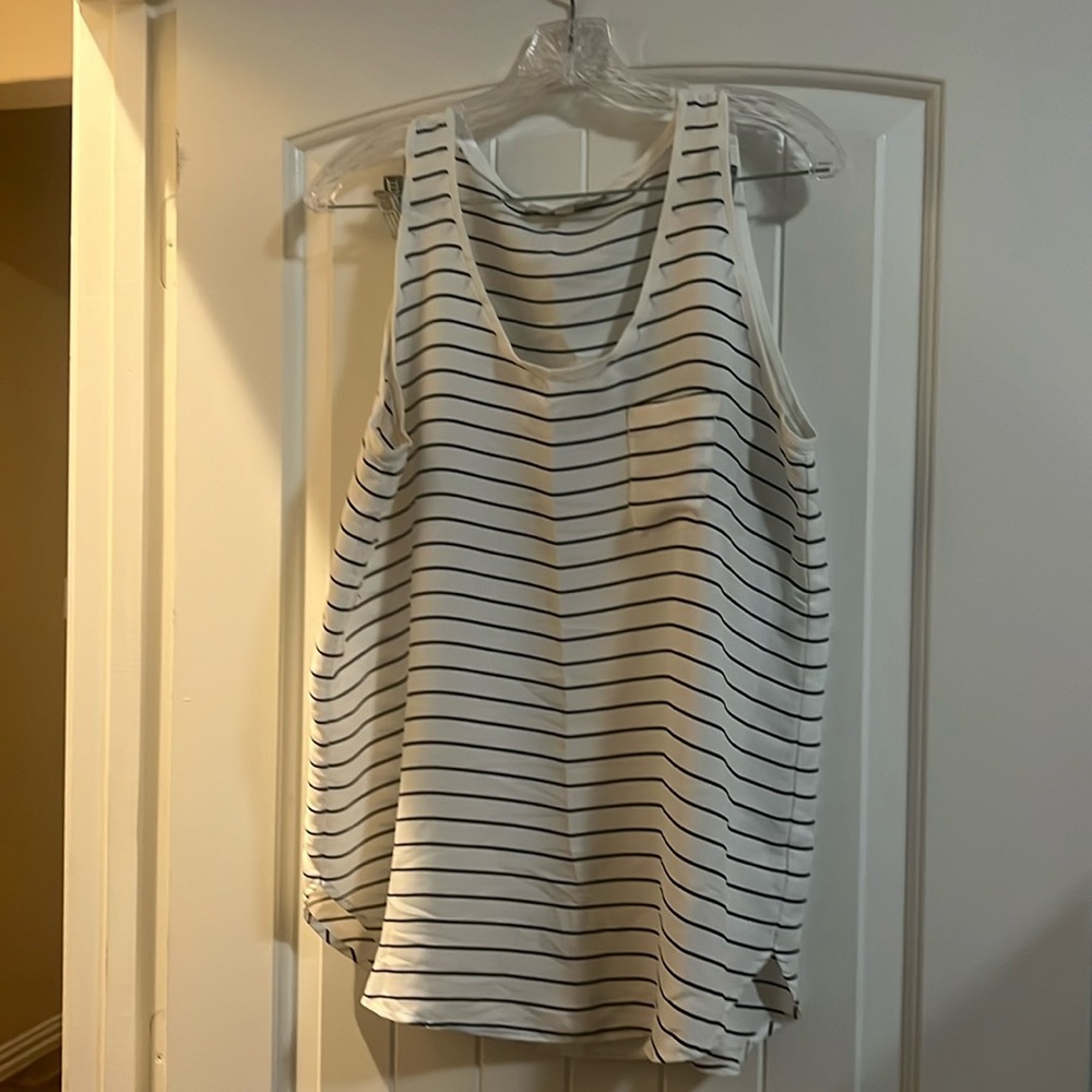 Black and white striped loft top